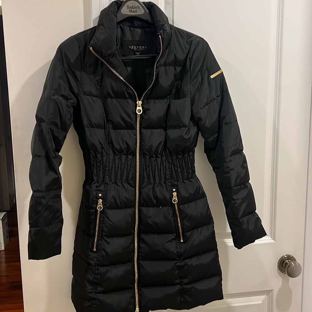 Laundry by Shelly Segal. Like new. Down and feather filling.